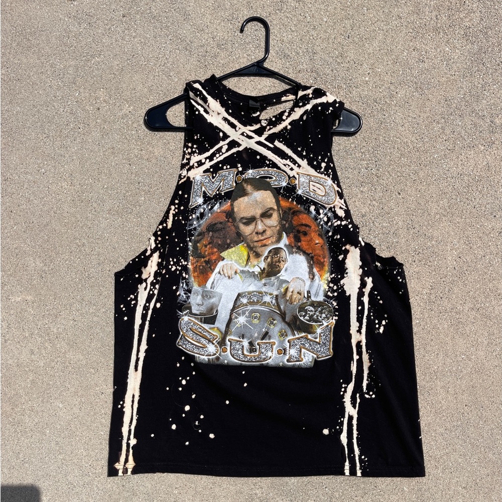 Bleached Distressed Mod Sun Cut-Off. Size XL